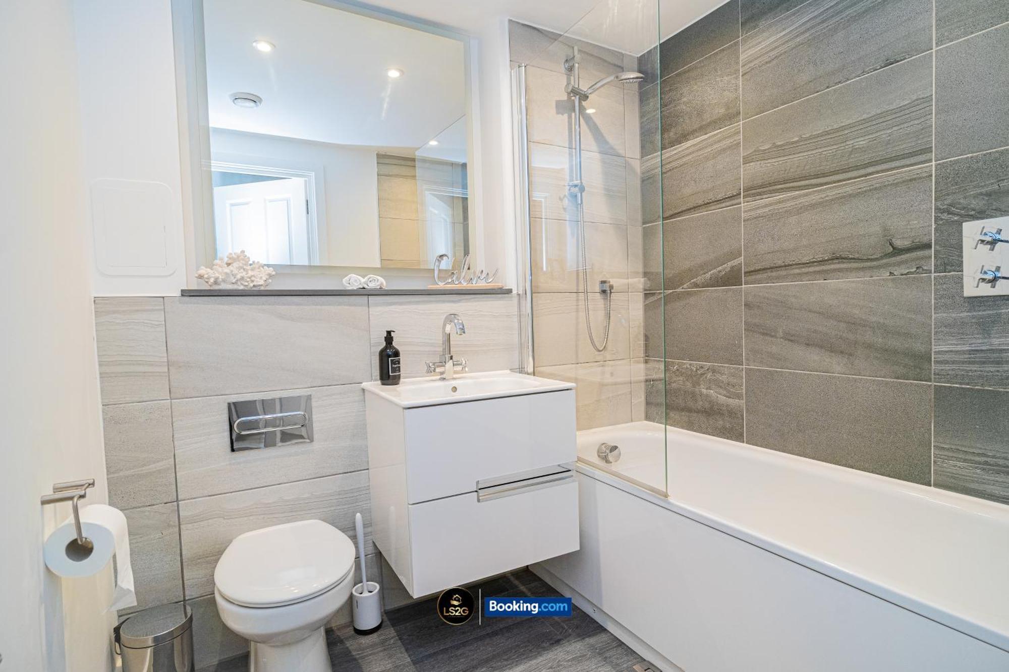Spacious 2 Bedroom Apt By Ls2G Short Lets & Serviced Accommodation Greater London With Free Wifi Exterior foto