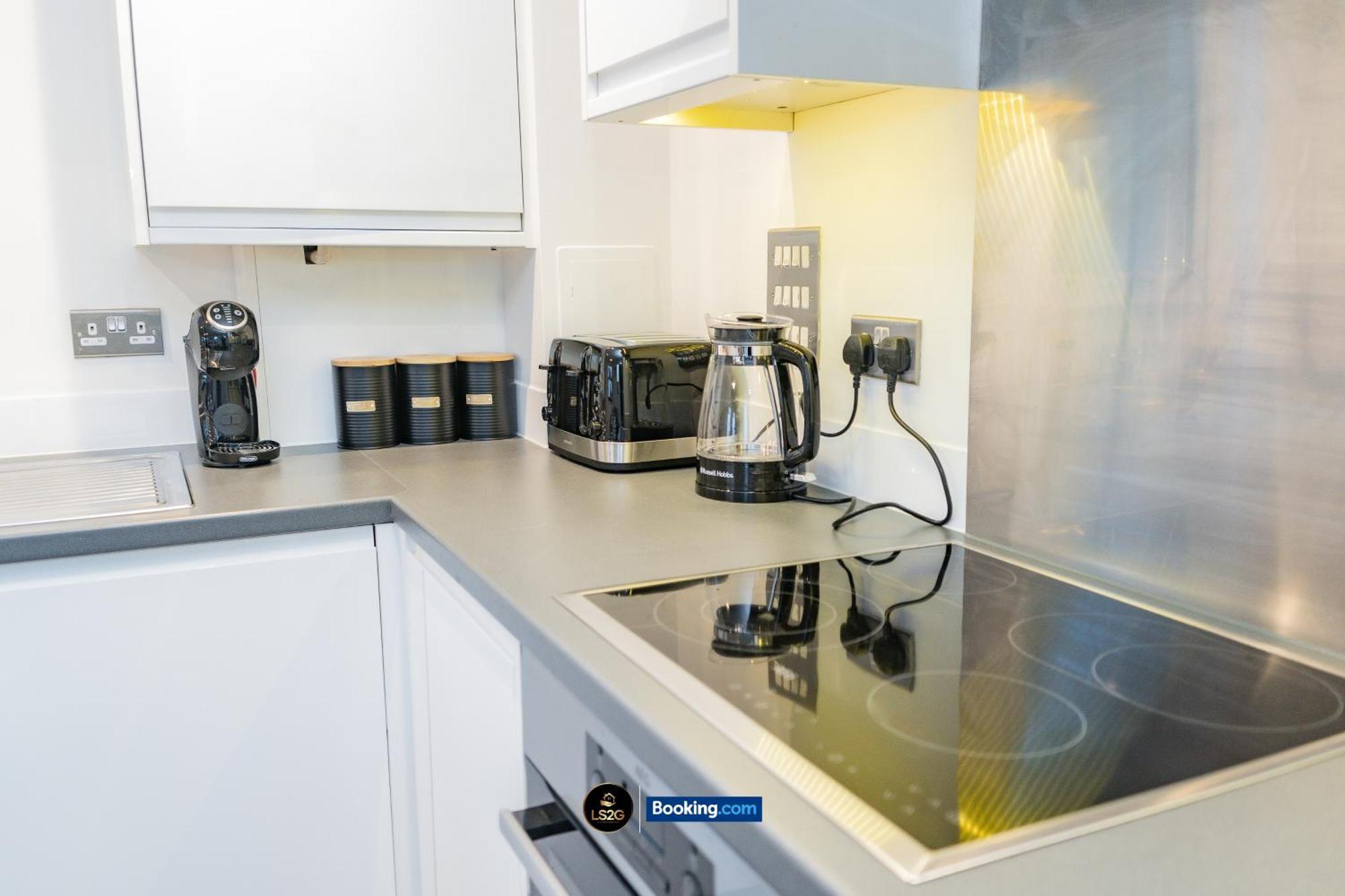 Spacious 2 Bedroom Apt By Ls2G Short Lets & Serviced Accommodation Greater London With Free Wifi Exterior foto