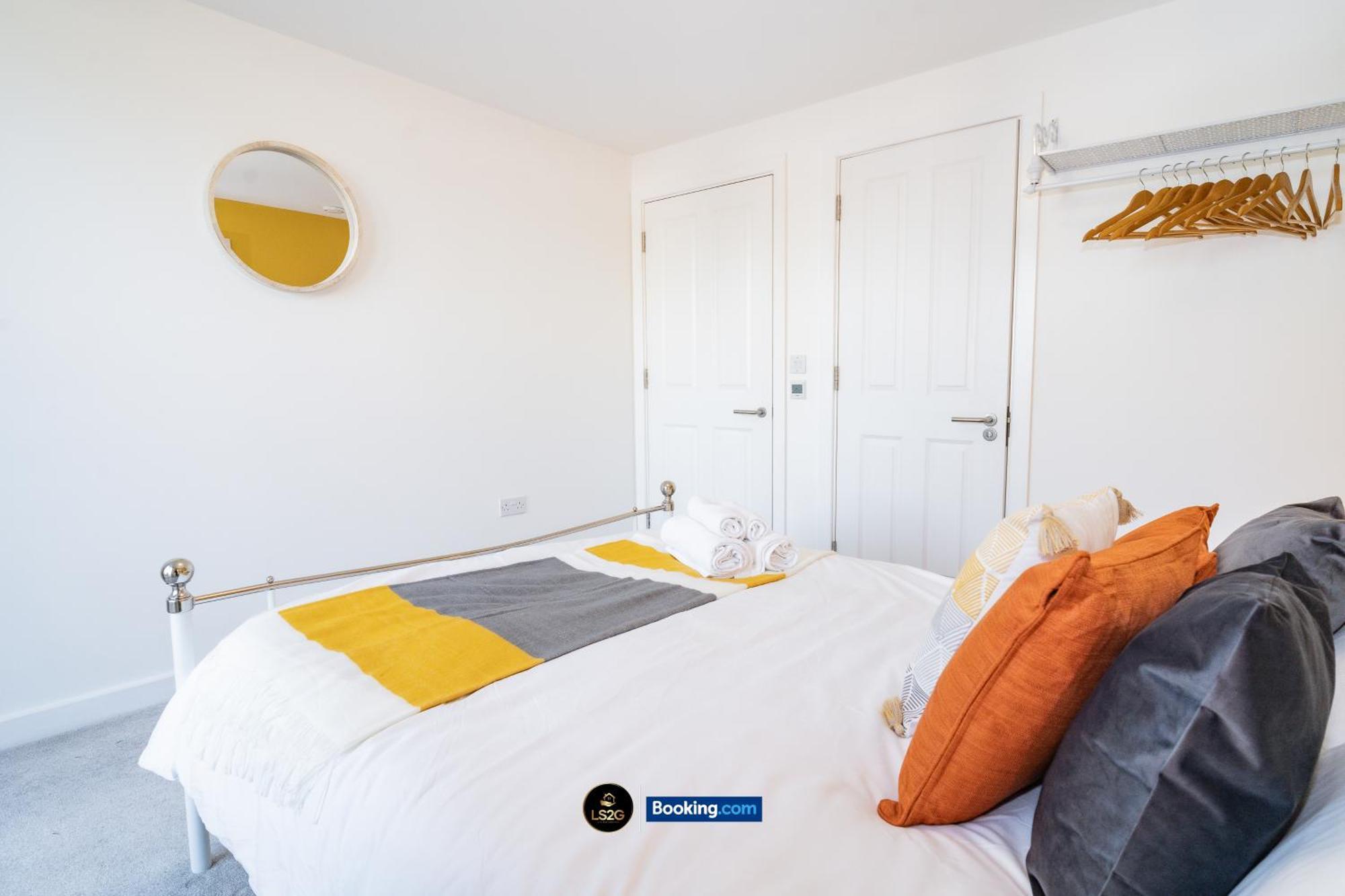 Spacious 2 Bedroom Apt By Ls2G Short Lets & Serviced Accommodation Greater London With Free Wifi Exterior foto
